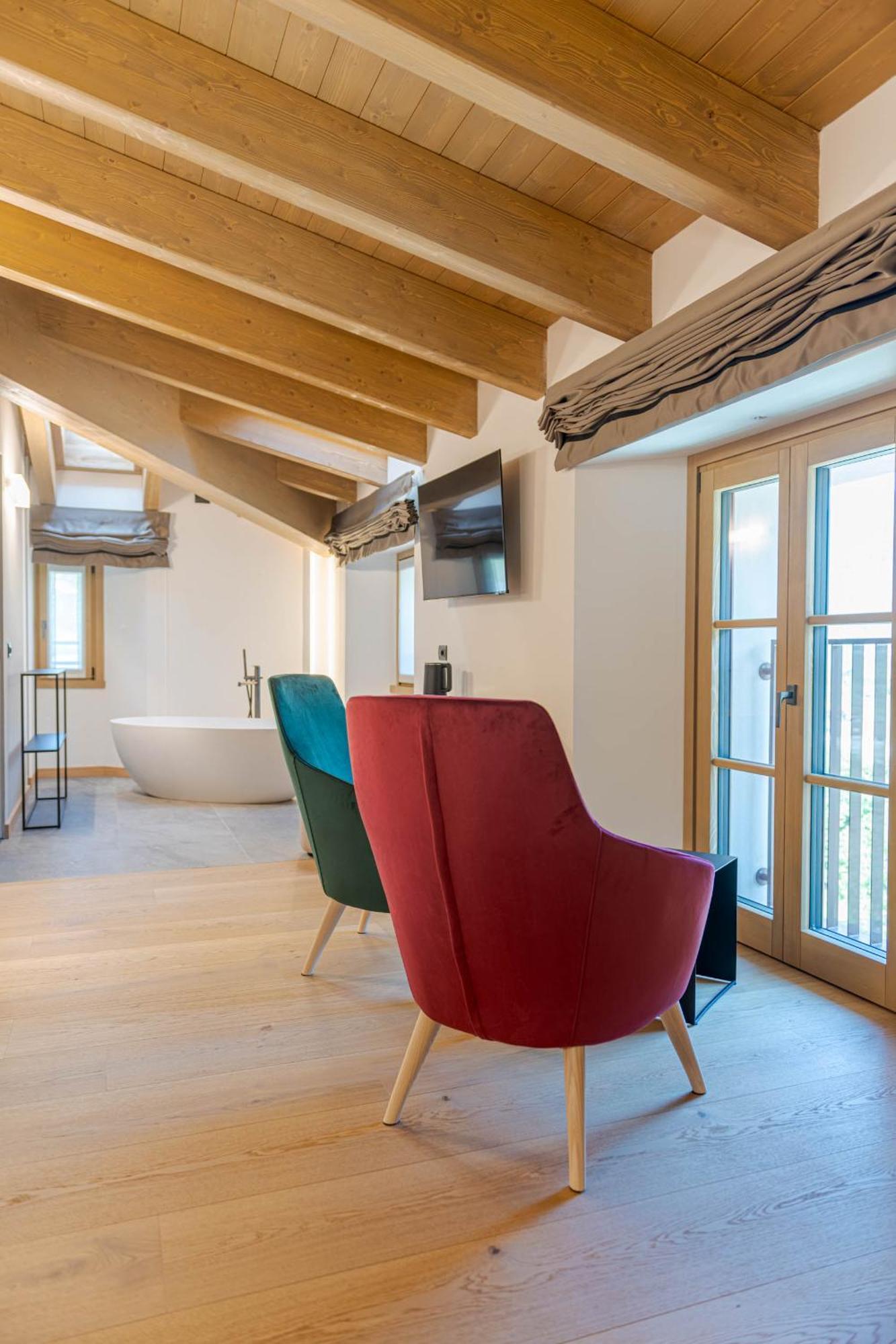 Wine Hotel San Carlo - Relais & Spa - Boutique Hotel Chiuro Dış mekan fotoğraf