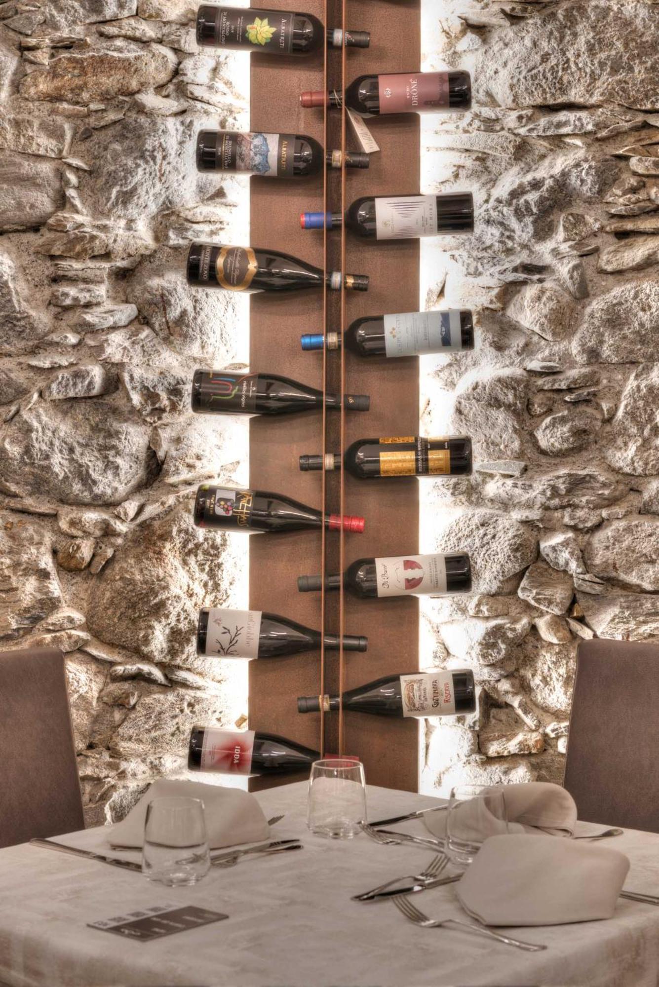 Wine Hotel San Carlo - Relais & Spa Chiuro Dış mekan fotoğraf