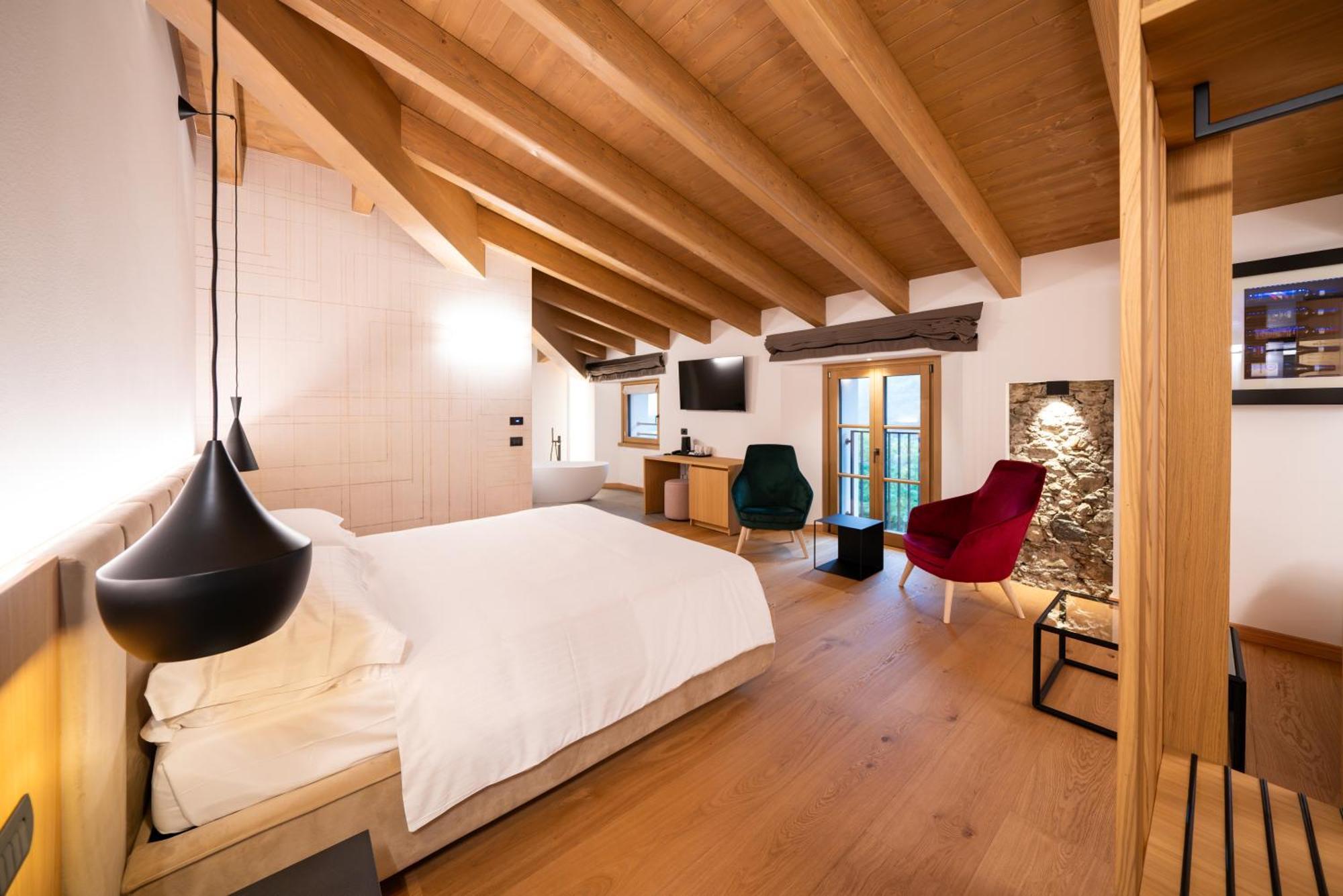 Wine Hotel San Carlo - Relais & Spa - Boutique Hotel Chiuro Dış mekan fotoğraf