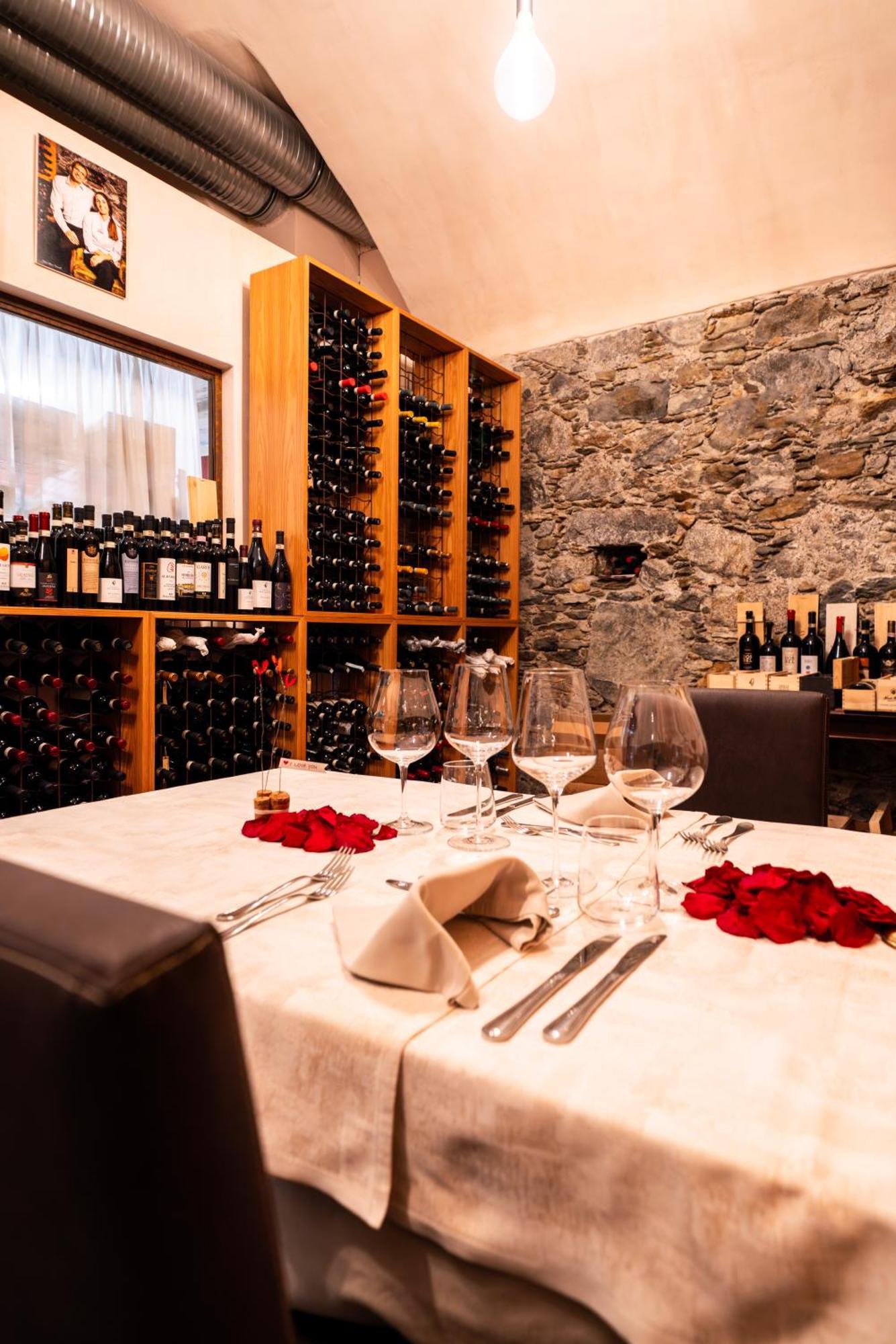 Wine Hotel San Carlo - Relais & Spa - Boutique Hotel Chiuro Dış mekan fotoğraf